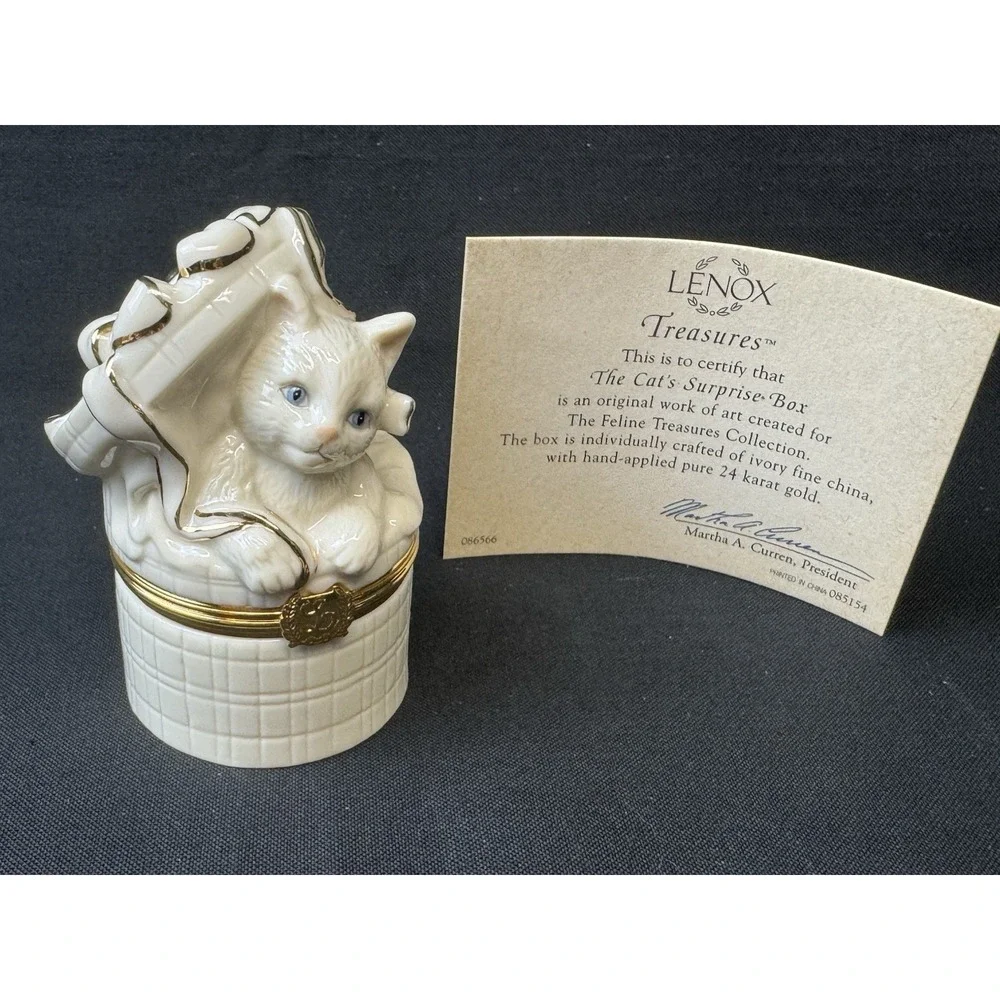 Lenox Treasures The Inquistive Kitten Trinket Box W/ Charm & COA MINT Condition